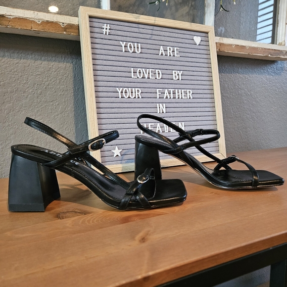 Abbleet Women's Size 6.5 Black Strappy Block Heels - Picture 2 of 9